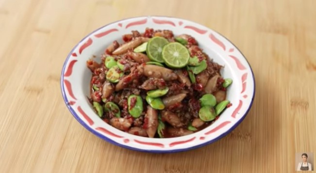 Cumi pete Chef Devina Hermawan. (YouTube)